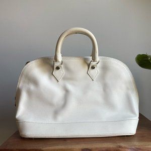 Elegant Cream Handbag